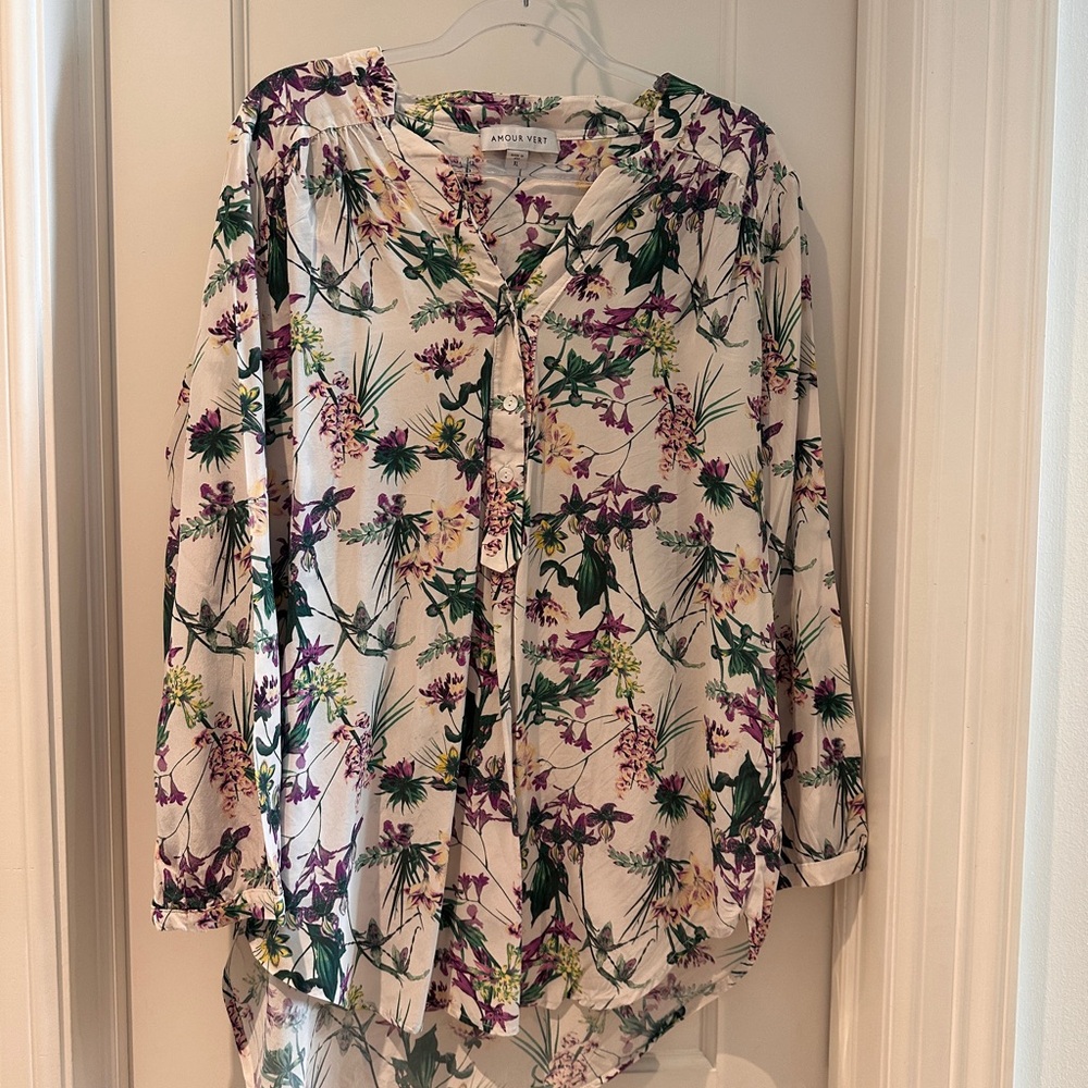 Amour Vert Multicolor Floral Button Down Shirt —100% silk